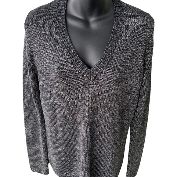 🌸4/$🙌🏻50🌸 Metallic V-Neck Cable Knit Sweater - Picture 3 of 9